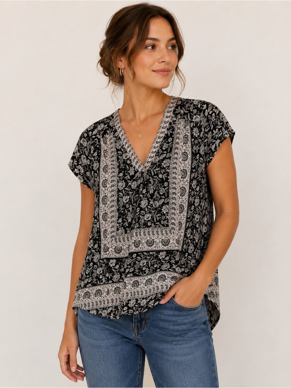 Lucky Brand Floral Border Print Top Black & Gray Boho V-Neck Short Sleeve medium